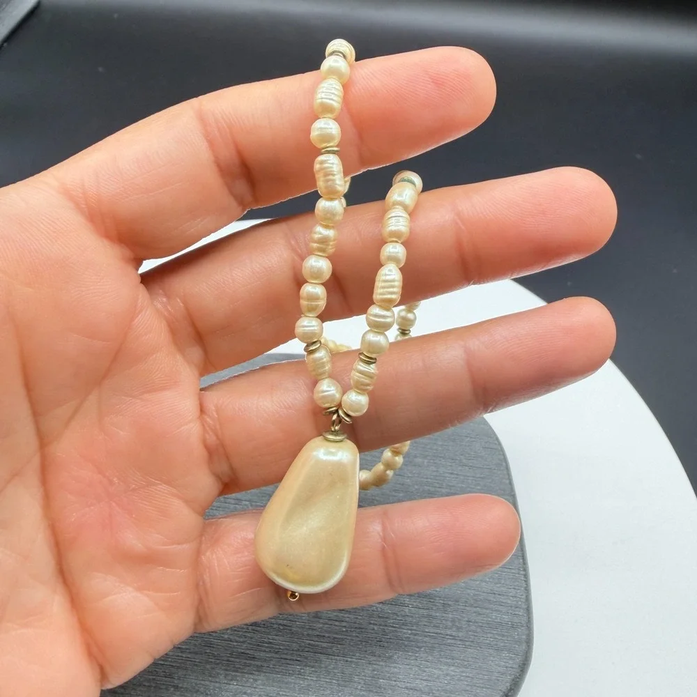 Baroque Style Pearl Necklace Cream Teardrop Pendant Gold Tone Clasp Jewelry